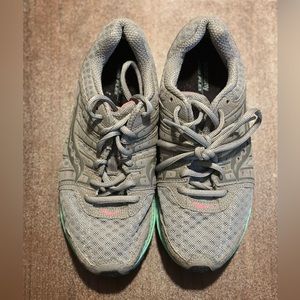 Women’s Saucony Sneakers